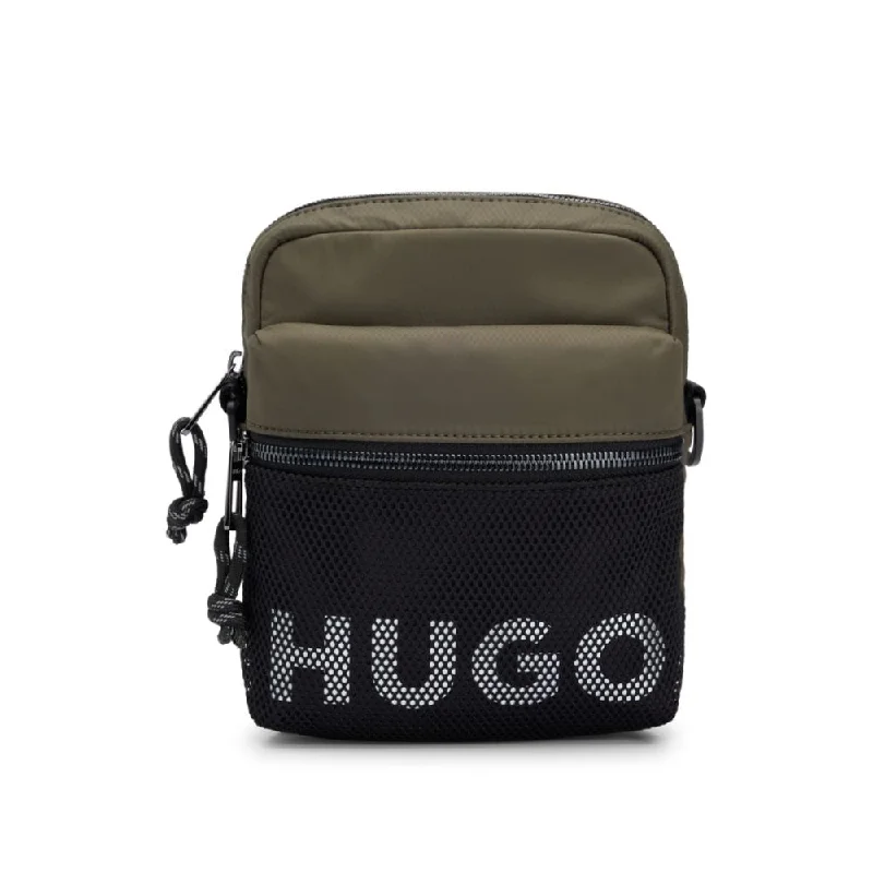 Reporter bag with contrast logo and mesh overlay