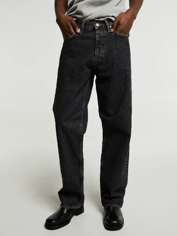 Loose Jeans in Black Stone