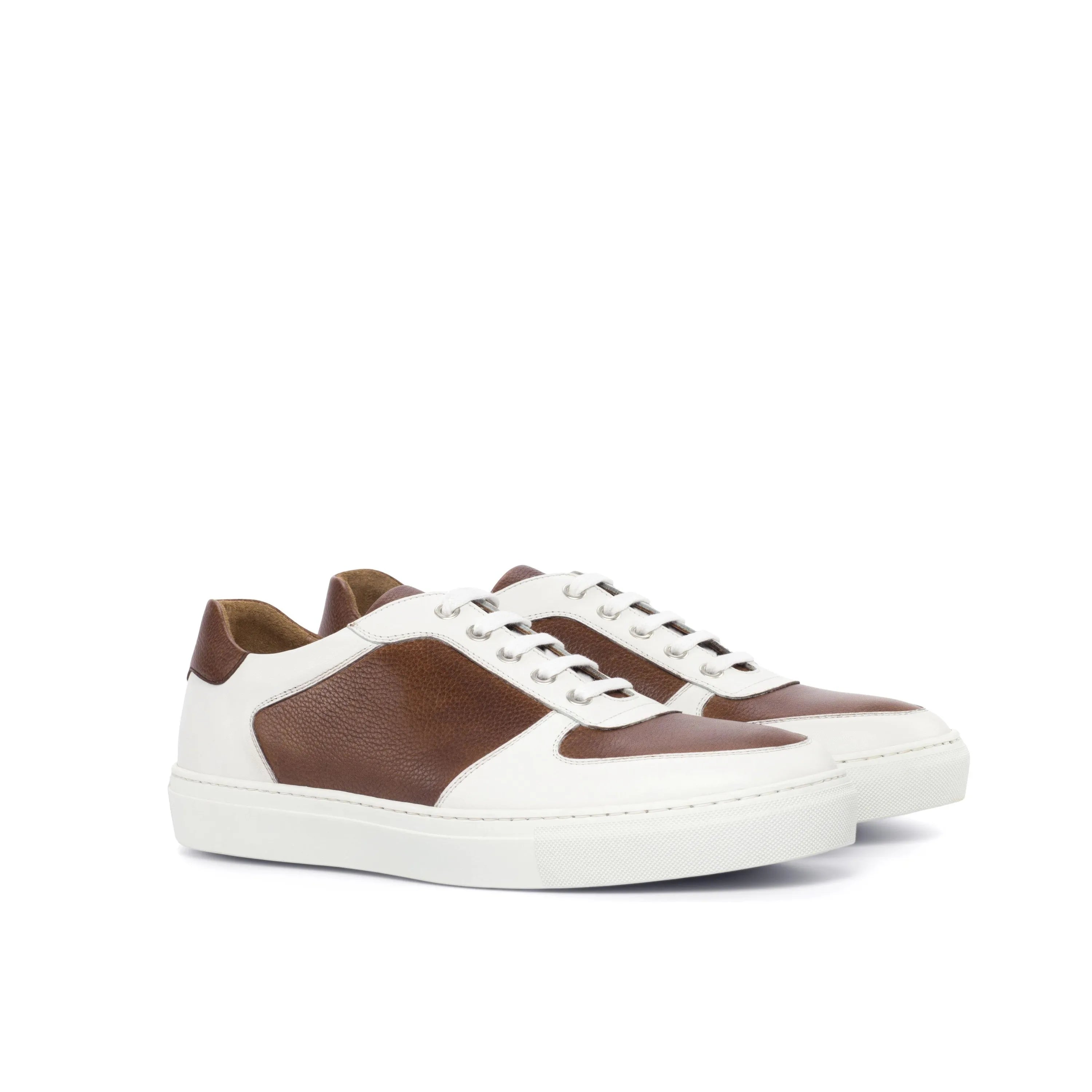 R51 Low Top Sneaker